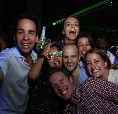 喜力新瓶Club Bottle發(fā)布當(dāng)晚，各路潮人匯聚上海，點燃“潮音綠動 星情激蕩”的獨特體驗