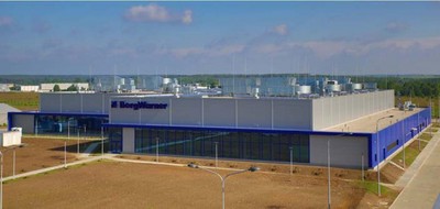 博格華納在其波蘭的生產(chǎn)研發(fā)基地新建一座生產(chǎn)廠和工程技術(shù)中心，以此鞏固其作為節(jié)能技術(shù)領(lǐng)先供應(yīng)商的地位。